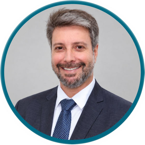 Foto de Dr. Gustavo Medeiros Soares Esteves